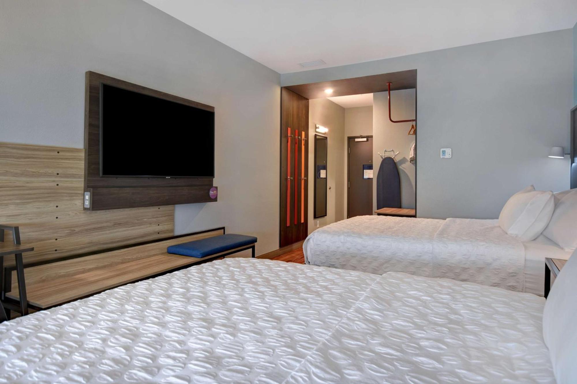 Tru By Hilton Auburn, In Hotel Екстериор снимка