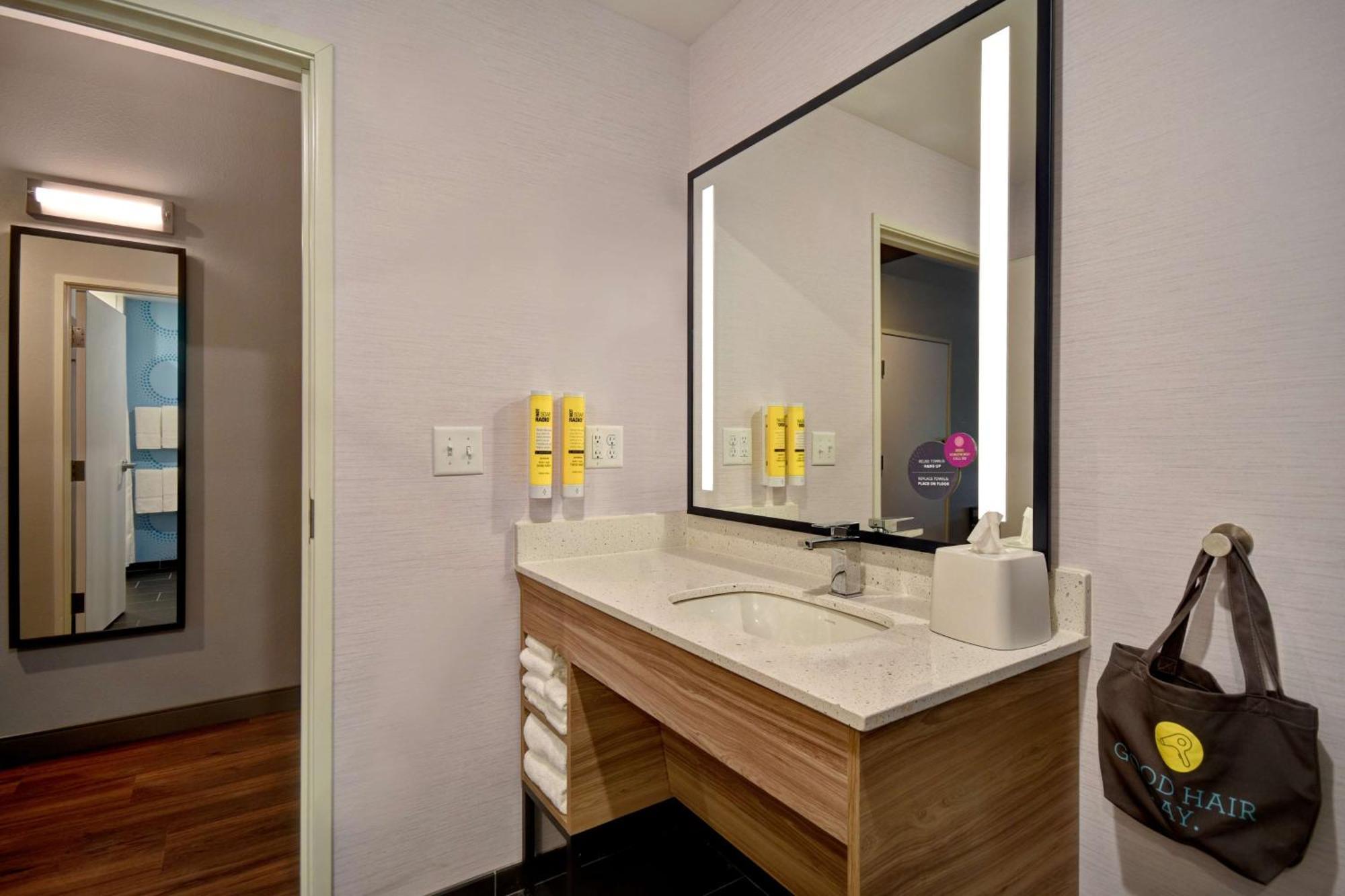 Tru By Hilton Auburn, In Hotel Екстериор снимка